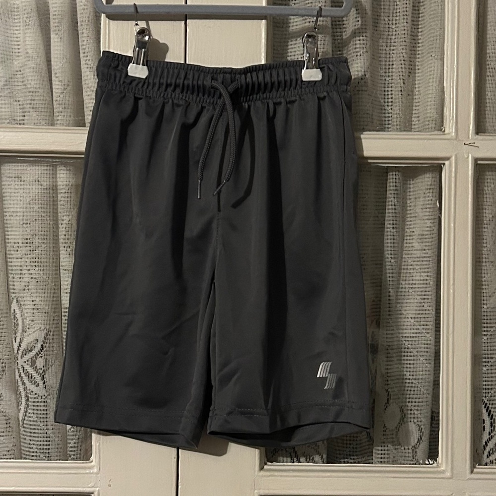 😉Bundle Days😉 The Children’s Place Gray Silky Like Dry Fit Basketball Shorts